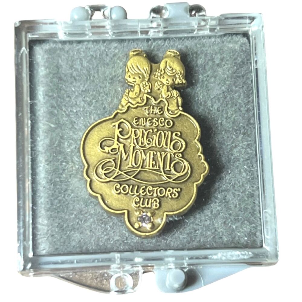 Vintage Enesco Precious Moments Collectors Club Angel Pin Gold Colored Lapel Pin